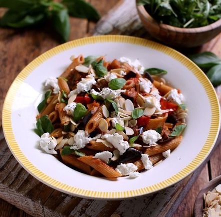 Pasta me Patëllxhan dhe Djathë Dhie